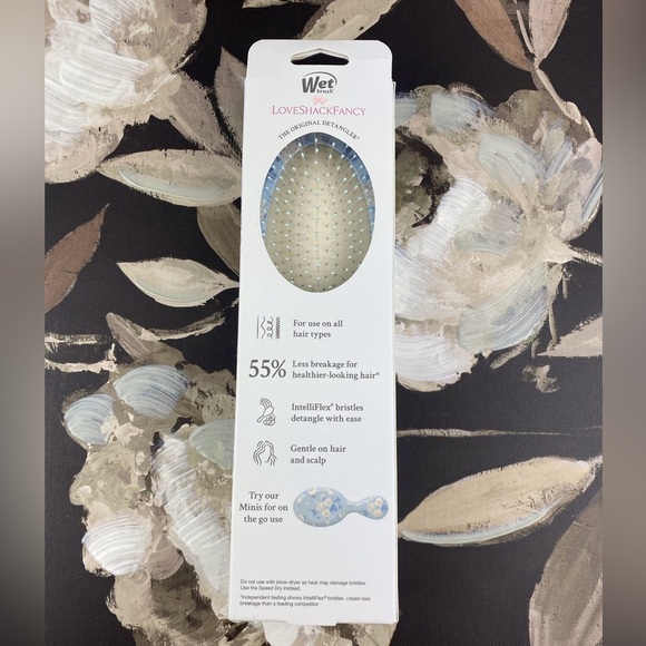 NIB LoveShackFancy X Wet Brush Original Detangler in Everblooming Rosettes. - Picture 3 of 14